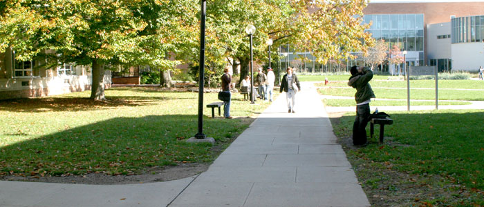 Quad Path outside Academic 1