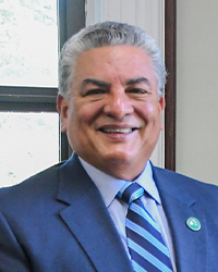 Dr. Milton Santiago